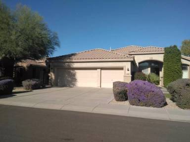 Main picture of 682 W Raven Dr