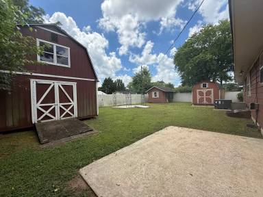 Main picture of 207 Larkwood Dr SW