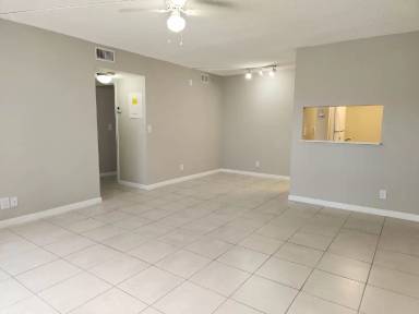Main picture of 3776 N University Dr