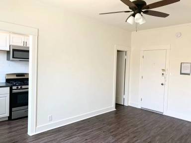 Main picture of 563 N Heliotrope Dr