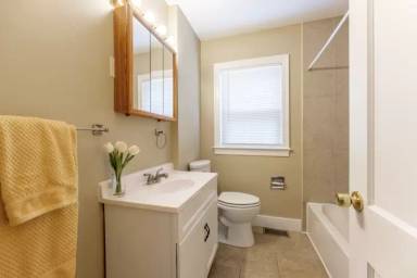 Main picture of 2315 Auburn St