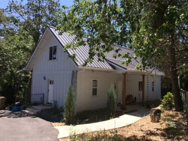 Main picture of 753 NW Kinney St