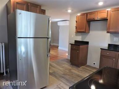Main picture of 8 Forest St
