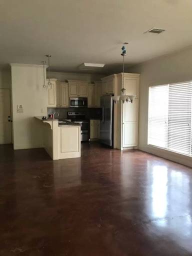 Main picture of 2601 Broadmoor Blvd