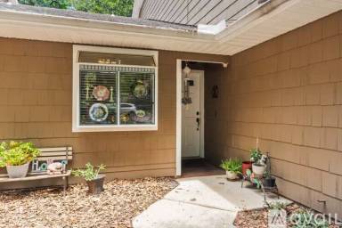Main picture of 811 SW 50th Way