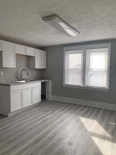 Main picture of 2113 S Meade St