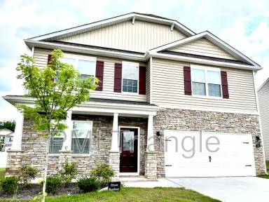 Main picture of 229 Winterberry Way