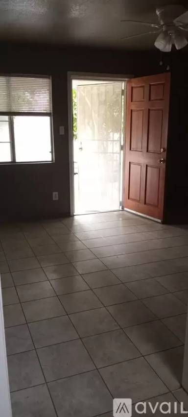 Main picture of 836 N Angeleno Ave