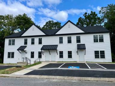 Main picture of 558 Longfellow Dr