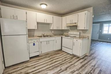 Main picture of 7605 S C St