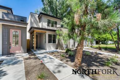 Main picture of 2125 N 34th St