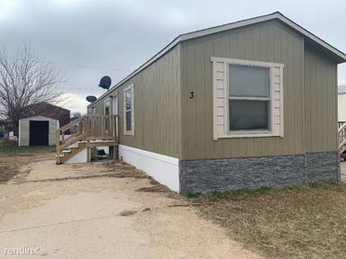 Main picture of 692 Mills Dr