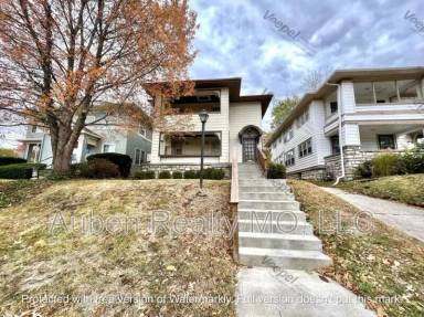 Main picture of 5303 Charlotte St