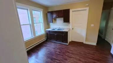 Main picture of 84 Chestnut St