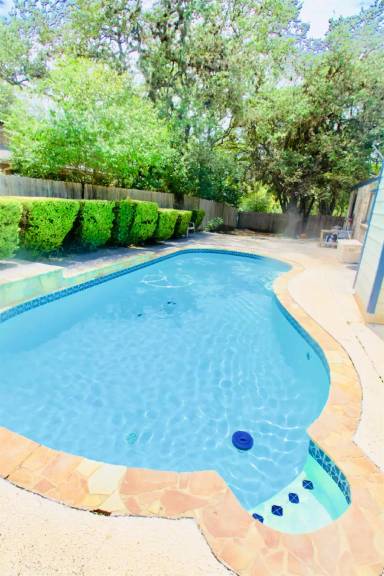 Main picture of 1806 Encino Bnd