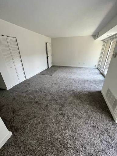Main picture of 5212 Castlewood Rd