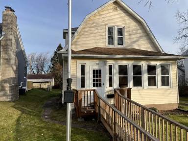 Main picture of 39 1st St