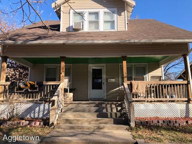 Main picture of 912 N 10th St