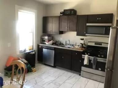 Main picture of 25 Linden St