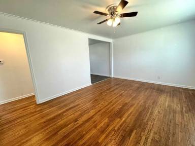 Main picture of 164 N Florence Ave