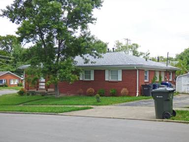 Main picture of 170 172 Delmont Dr