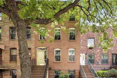 Main picture of 650 Warren St