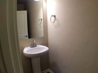Main picture of 63114 NE Meridian Pl