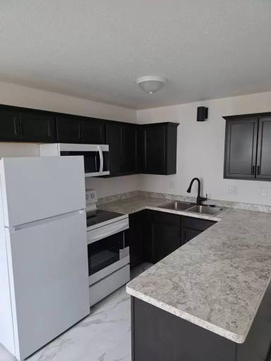 Main picture of 1104 Summit Blvd
