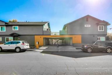 Main picture of 985 Donax Ave