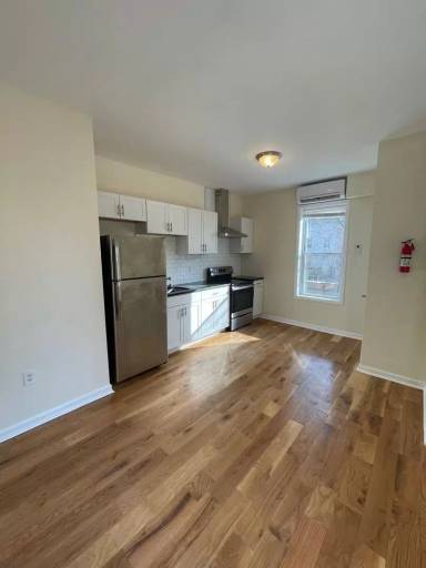Main picture of 64 Johnston St