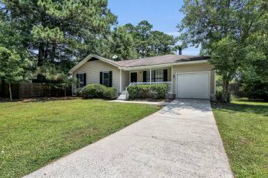 Main picture of 120 Stockbridge Dr