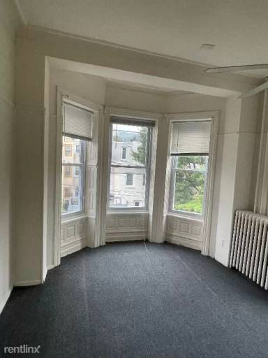 Main picture of 2118 Green St
