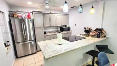Main picture of 1910 Palmland Dr