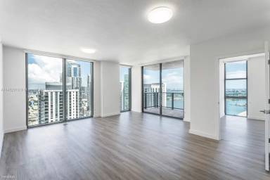 Main picture of 25 NE 5 St