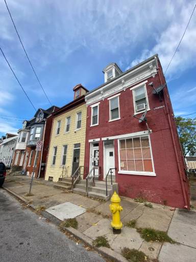 Main picture of 551 W Philadelphia St