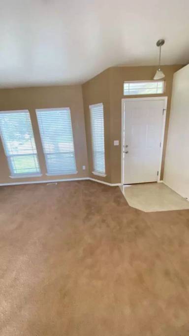 Main picture of 16702 Sadie Ave