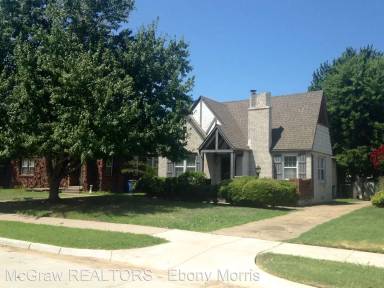 Main picture of 1520 S Florence Ave