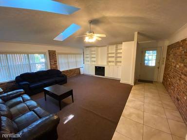 Main picture of 1428 Lachona Ct NE