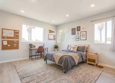 Main picture of 1231 W 36th Pl