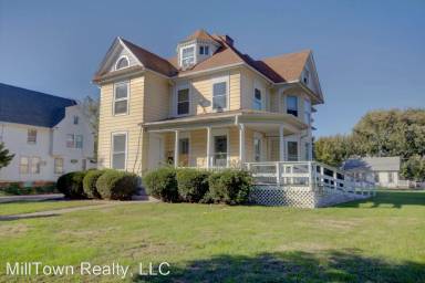 Main picture of 230 Kirkwood Blvd