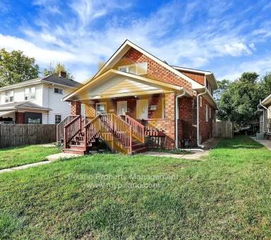Main picture of 44 S Ewing St