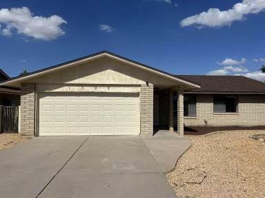 Main picture of 1302 W 13th St