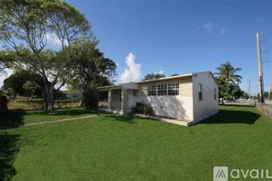Main picture of 2025 N 22nd Ave