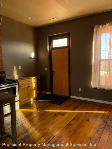 Main picture of 414 Main St