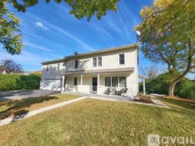 Main picture of 3 Leonard Ave