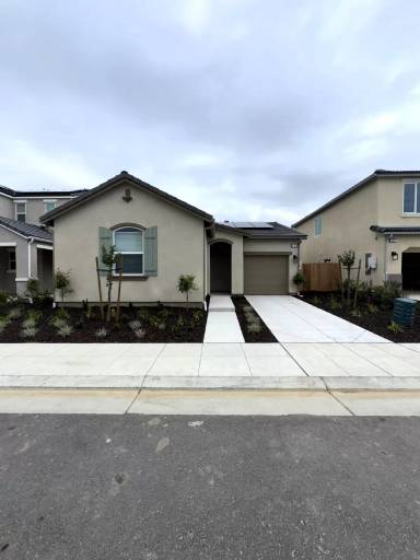 Main picture of 279 Lucas Ave S