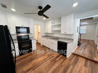 Main picture of 124 W Rock Island Ave