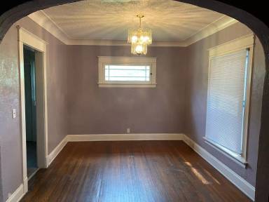 Main picture of 2260 Warren St