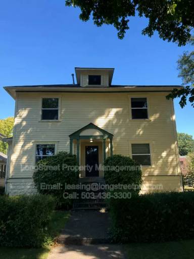 Main picture of 205 NW 11th St