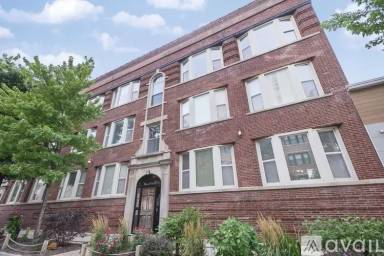 Main picture of 3950 N Clarendon Ave